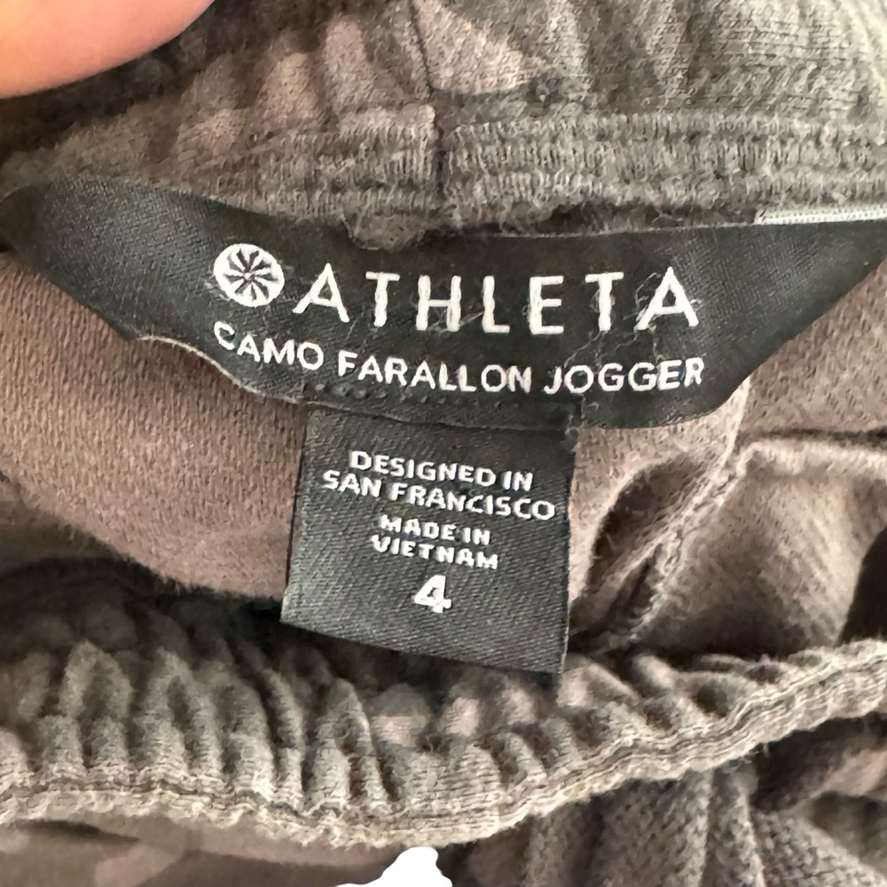 Womens Athleta Size 4 Cotton/Spandex Camo Farallon Joggers w Elastic Waist & Tie - Picture 6 of 9